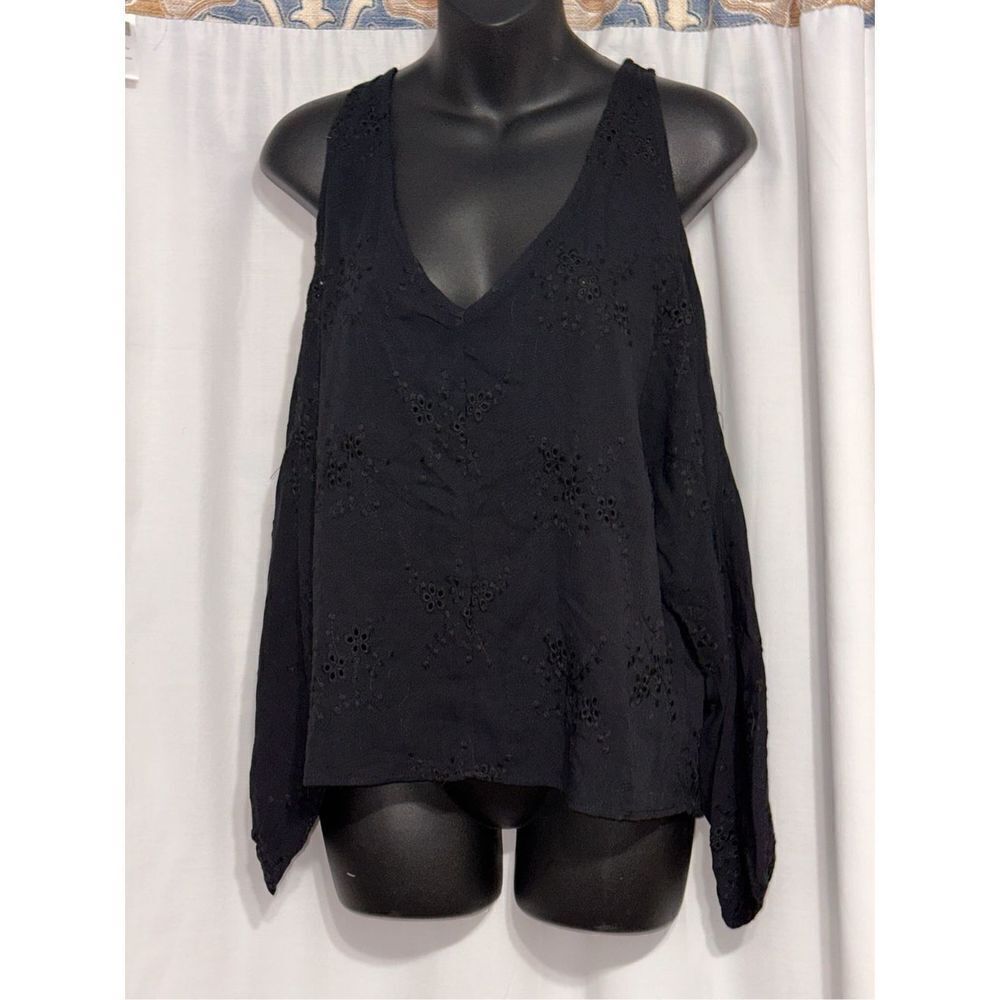 NEW WITH TAGS LOVESTITCH Black Eyelet Lace Up Long Sleeve COLD SHOULDER Top, Siz